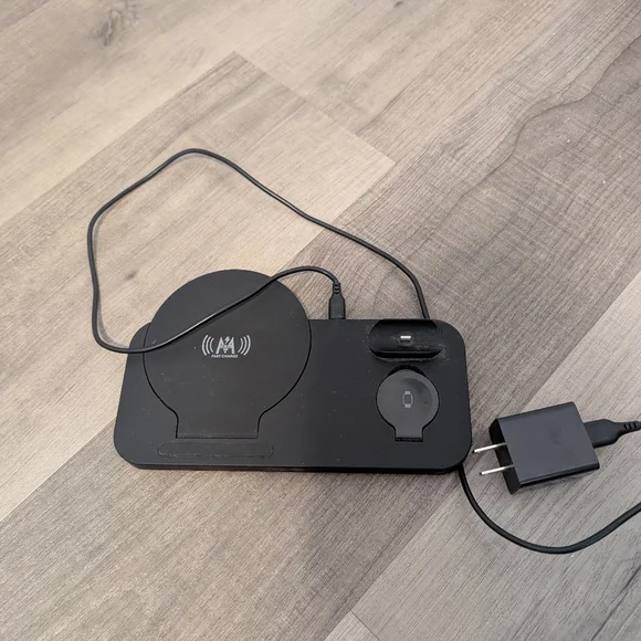 3 In 1 Fast Wireless Charging Station - Picture 1 of 3